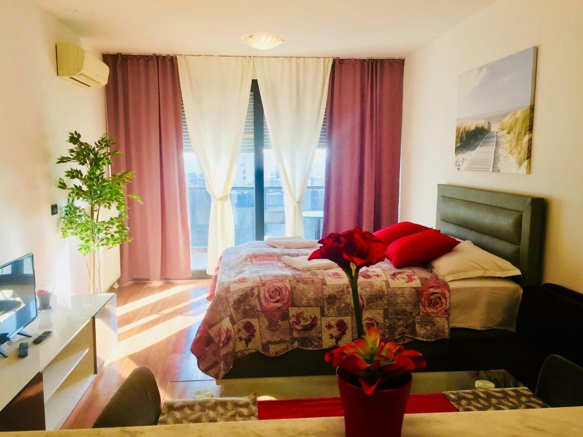 Nova Galerija West App Mary Appartement Zagreb Buitenkant foto